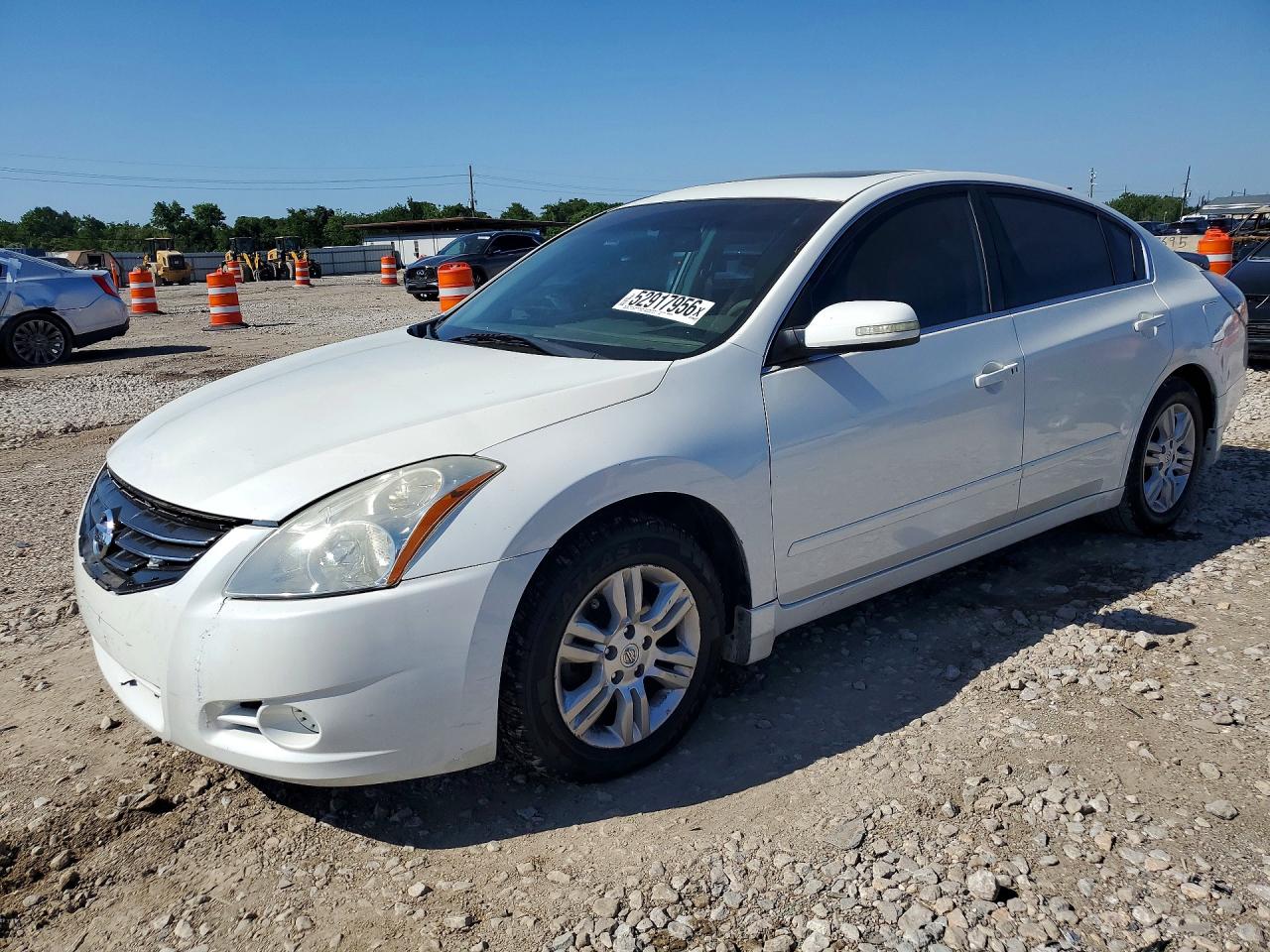 Salvage Nissan Altima Image