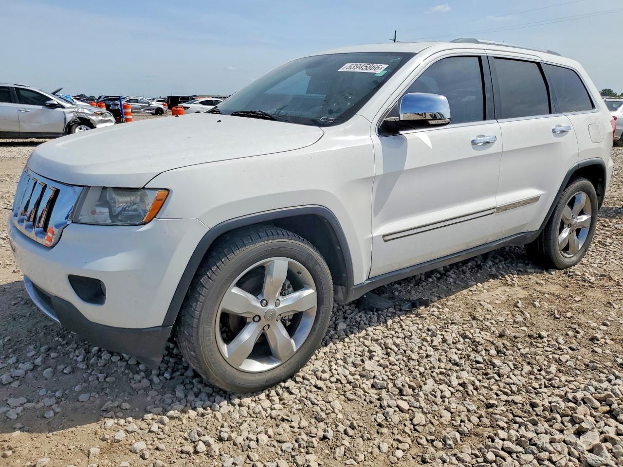 Salvage Jeep Cherokee Image