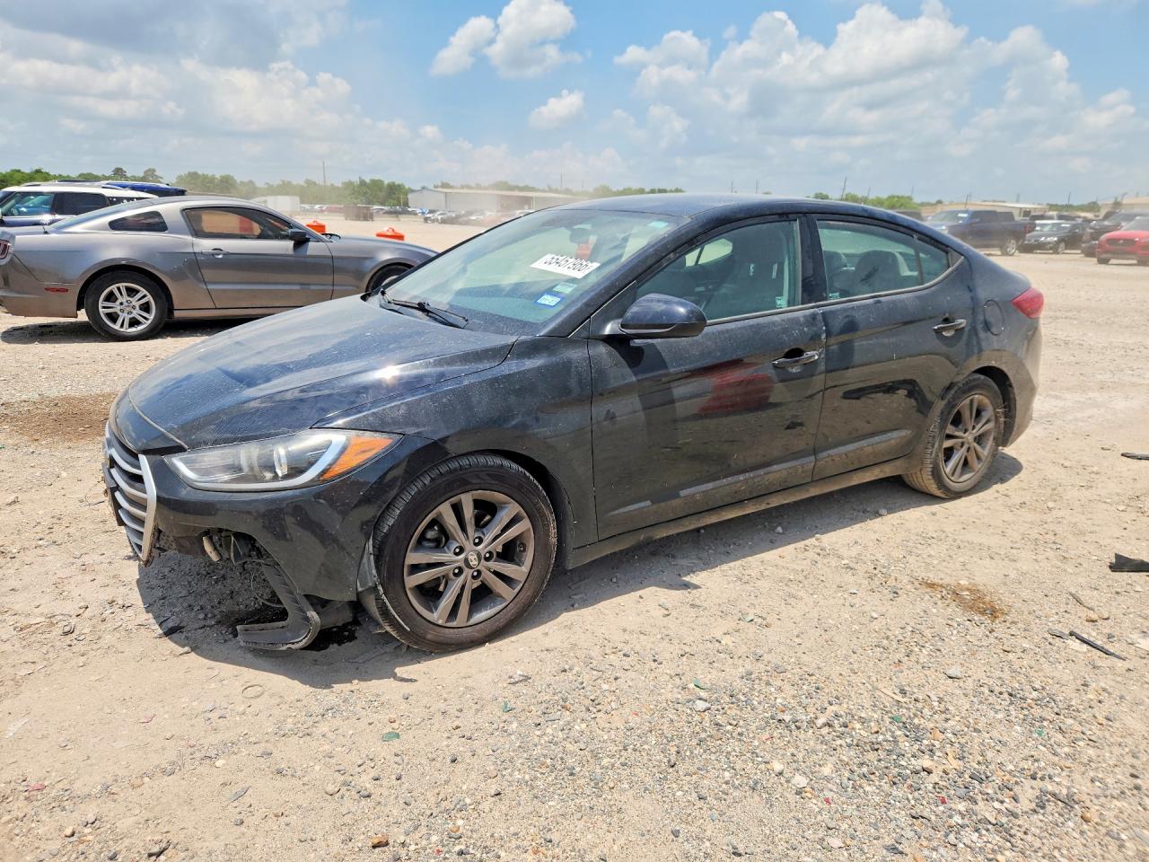 Salvage Hyundai ELANTRA Image