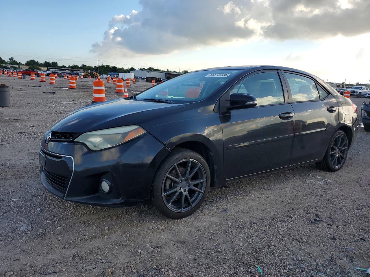 Salvage Toyota Corolla Image