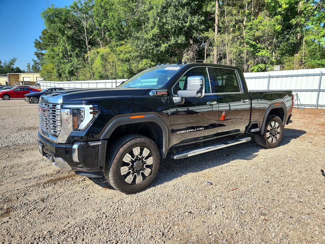Salvage GMC Sierra Image