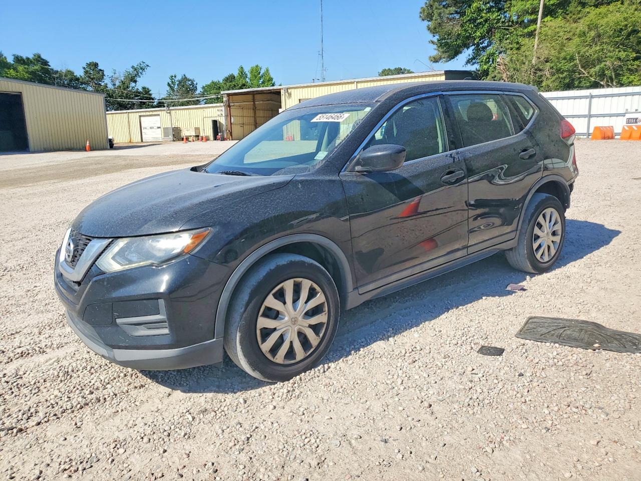 Salvage Nissan Rogue Image