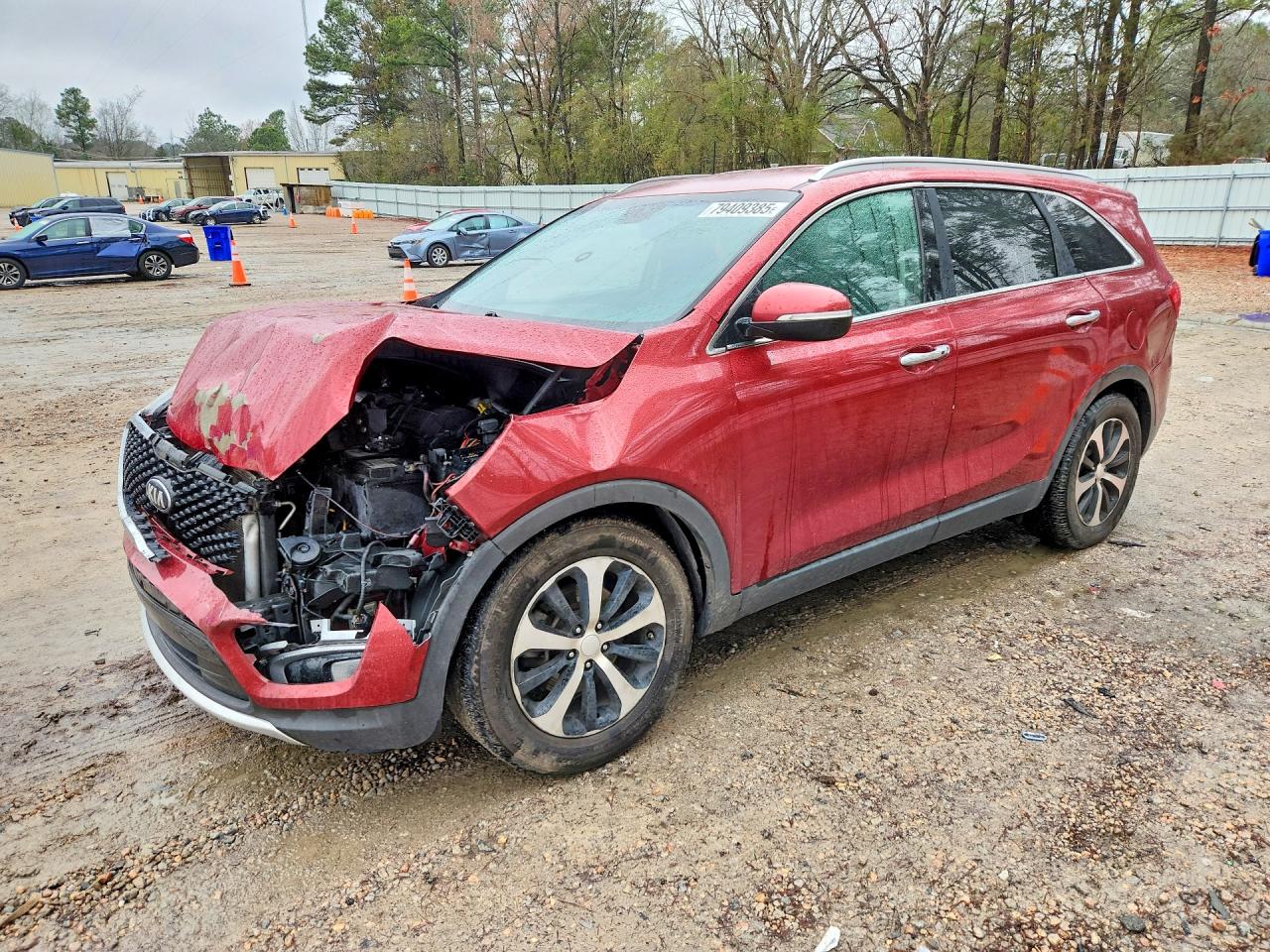Salvage Kia Sorento Image