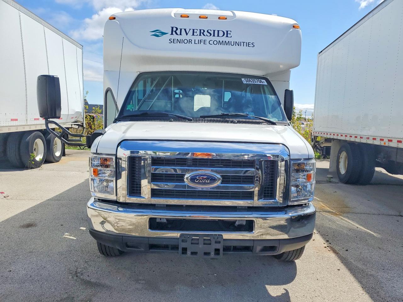 Ford Econoline E450 Super