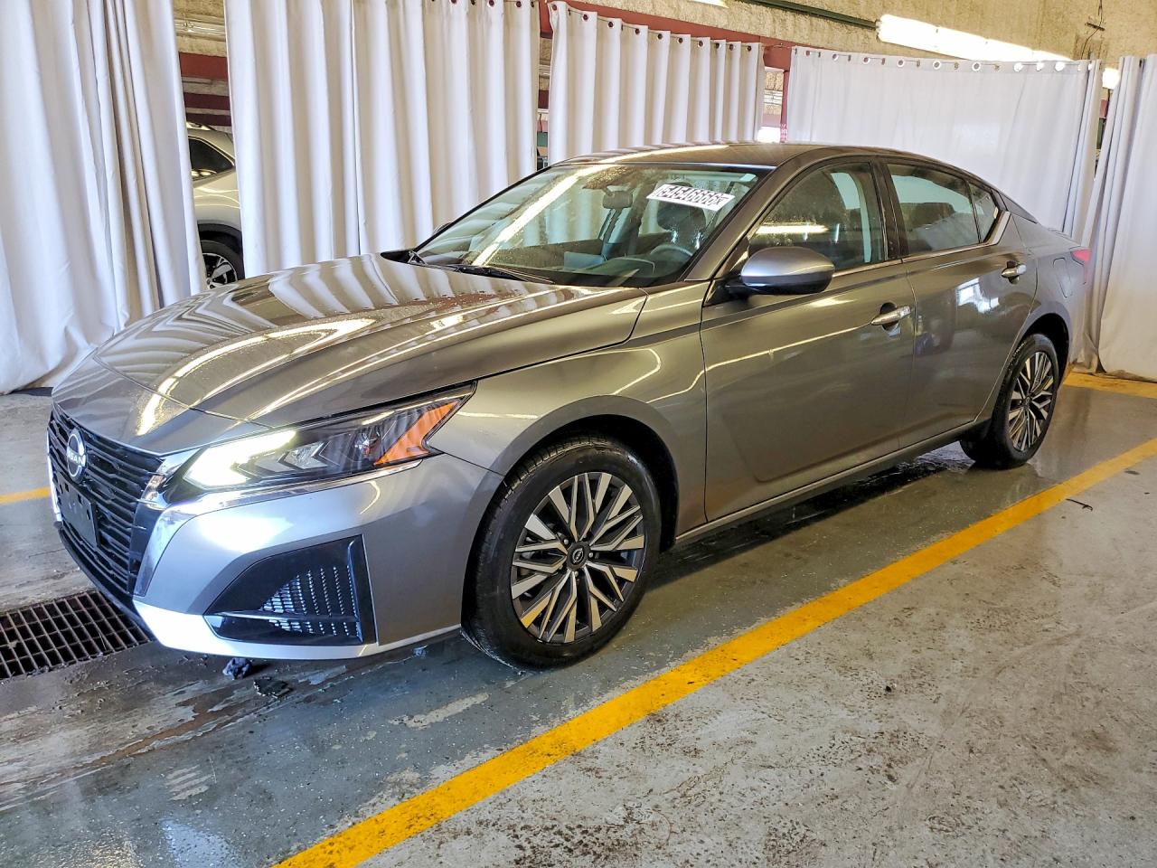 Salvage Nissan Altima Image