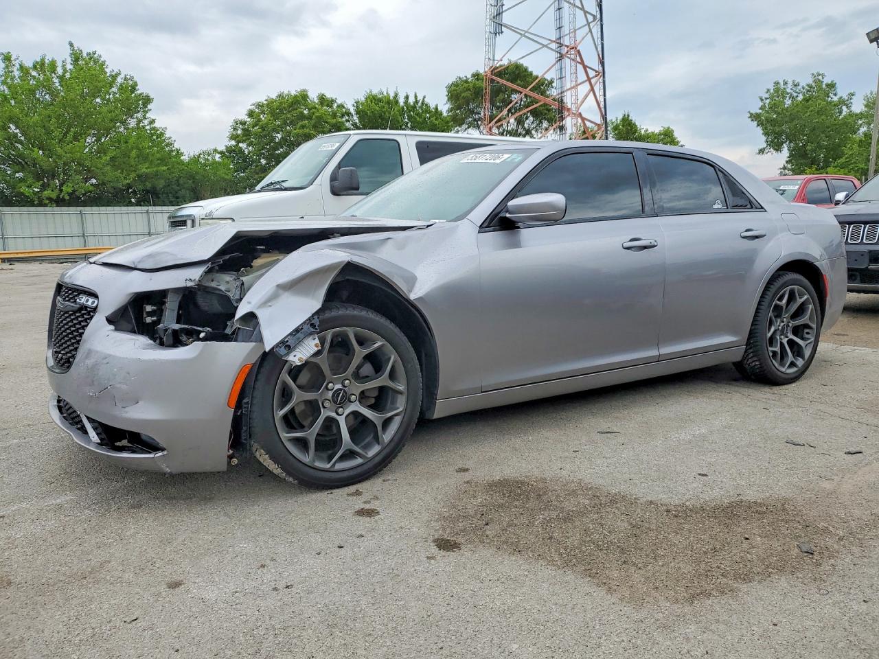 Salvage Chrysler 300 Image