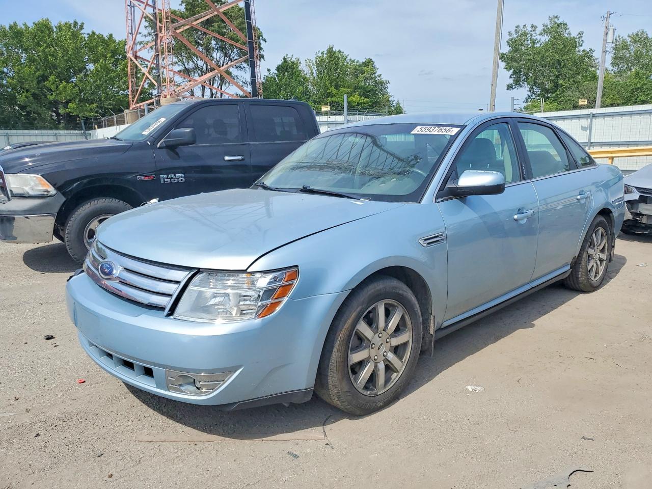 Salvage Ford Taurus Image