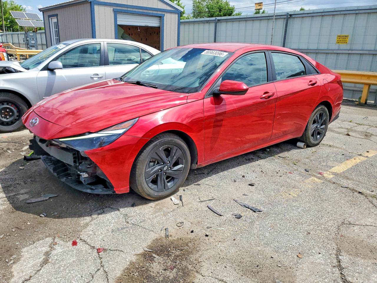 Salvage Hyundai ELANTRA Image
