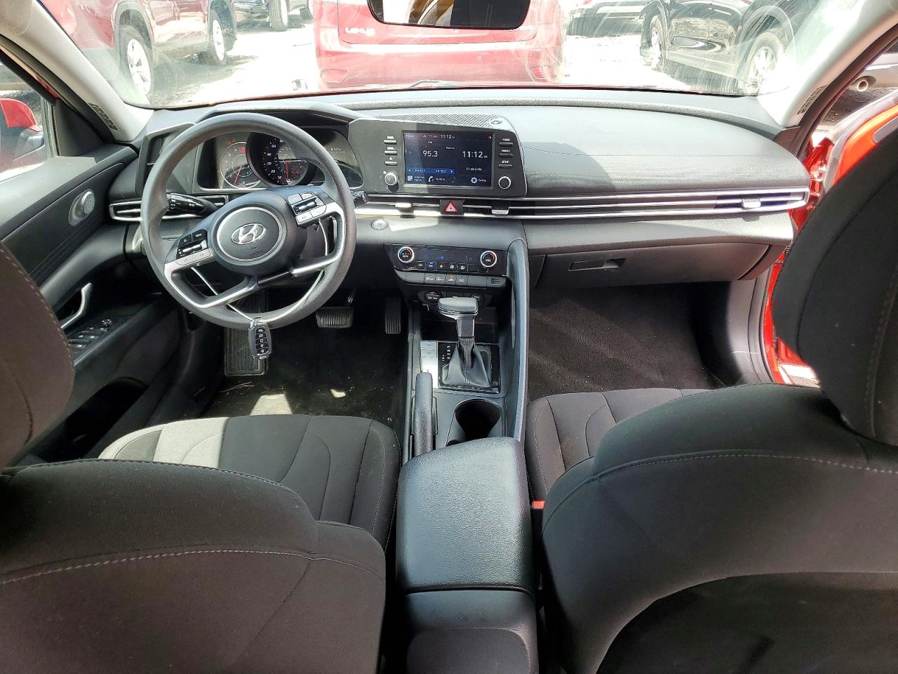 Hyundai ELANTRA Sel
