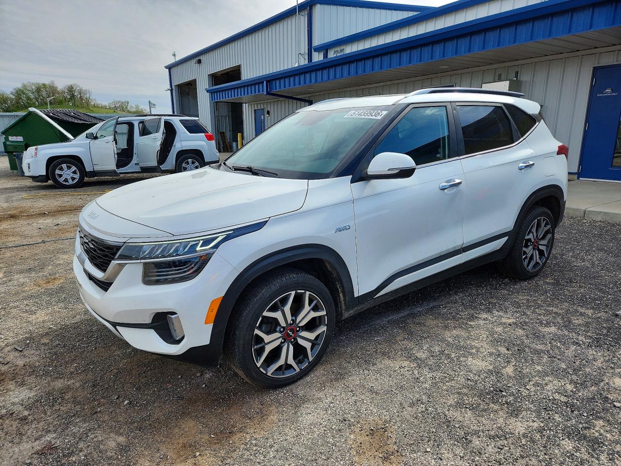 Salvage Kia Seltos Image