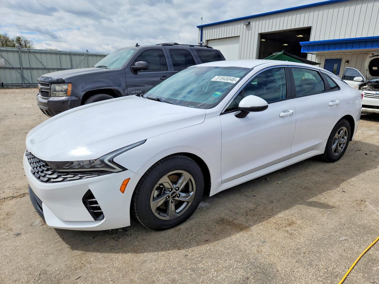 Salvage Kia K5 Image