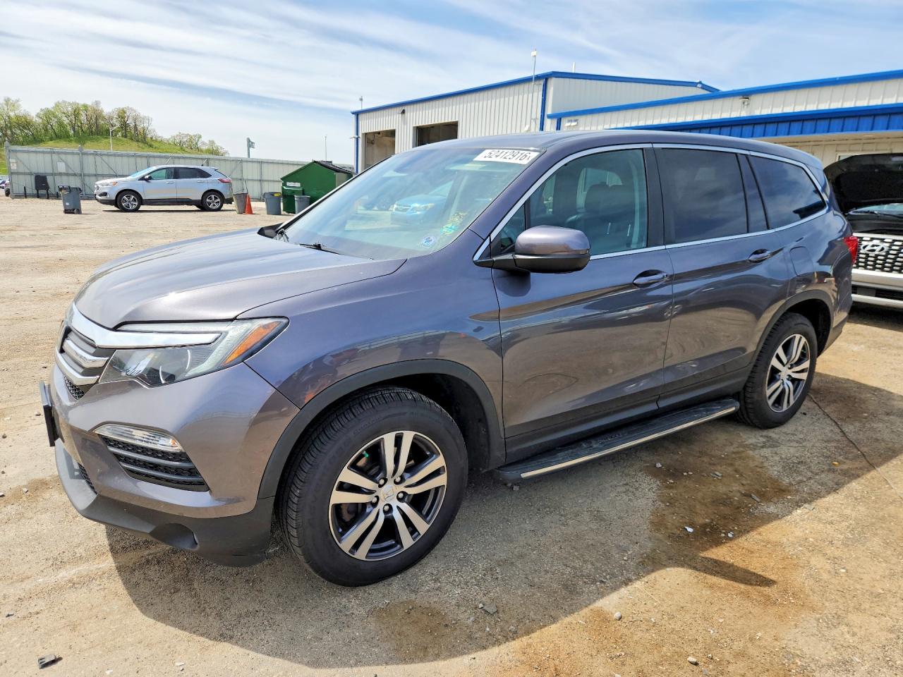 Salvage Honda Pilot Image