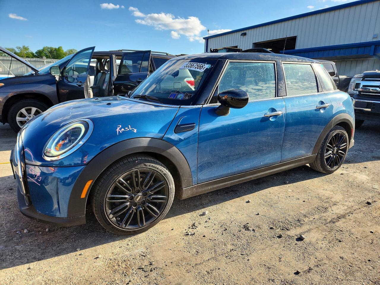 Salvage MINI Cooper Image
