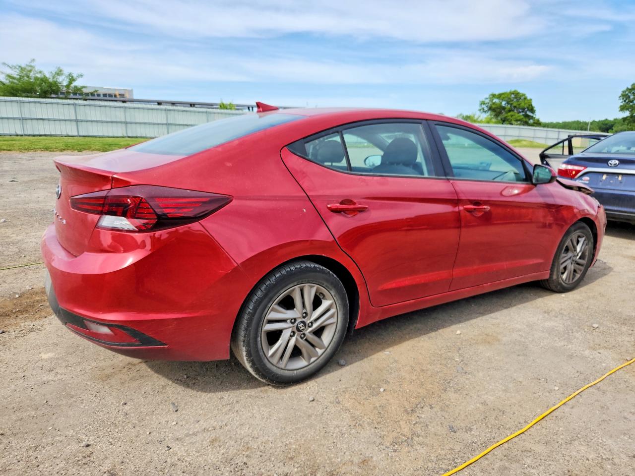 Hyundai ELANTRA Value Edition