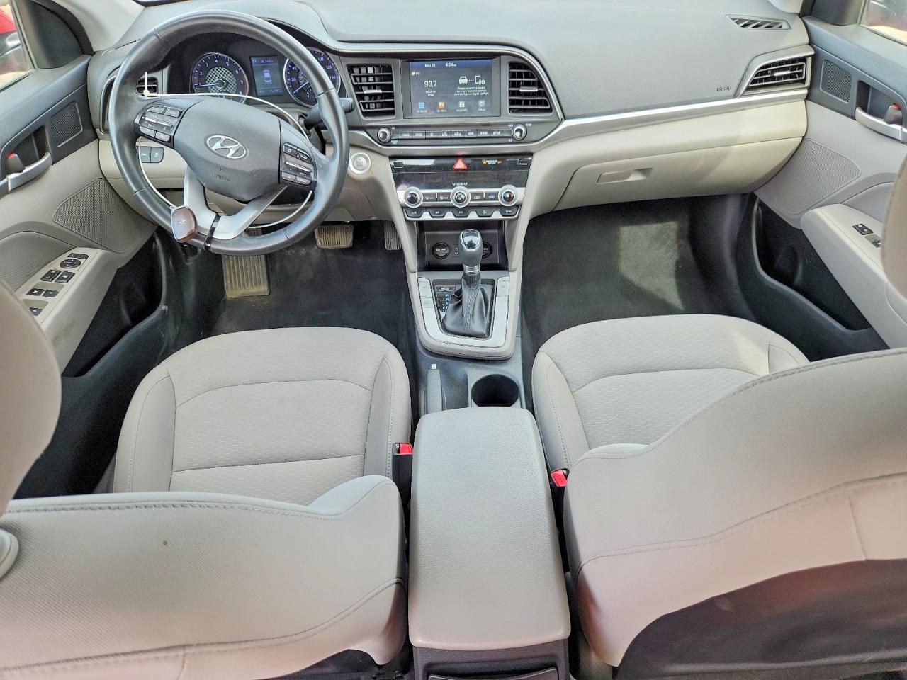 Hyundai ELANTRA Value Edition