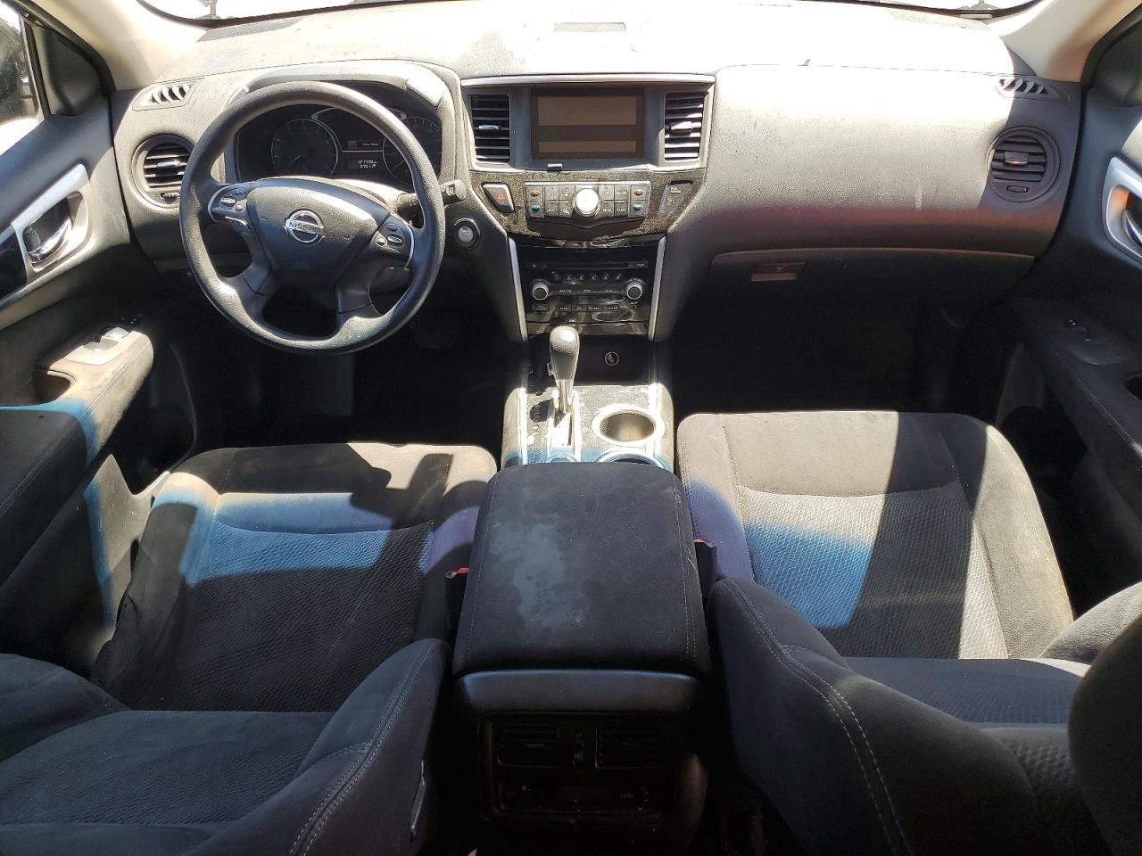 Nissan Pathfinder S