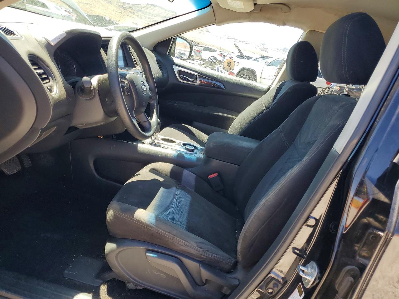 Nissan Pathfinder S