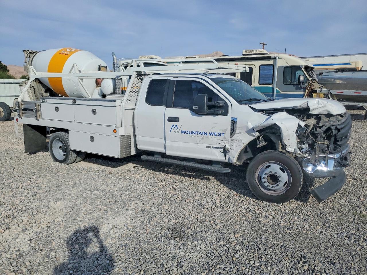 Salvage Ford F-450 Image