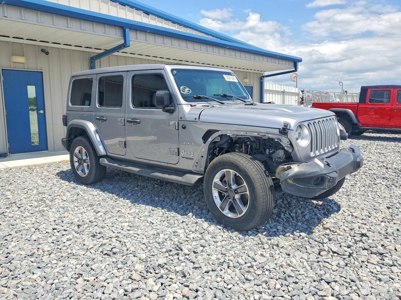 Jeep Wrangler Sahara