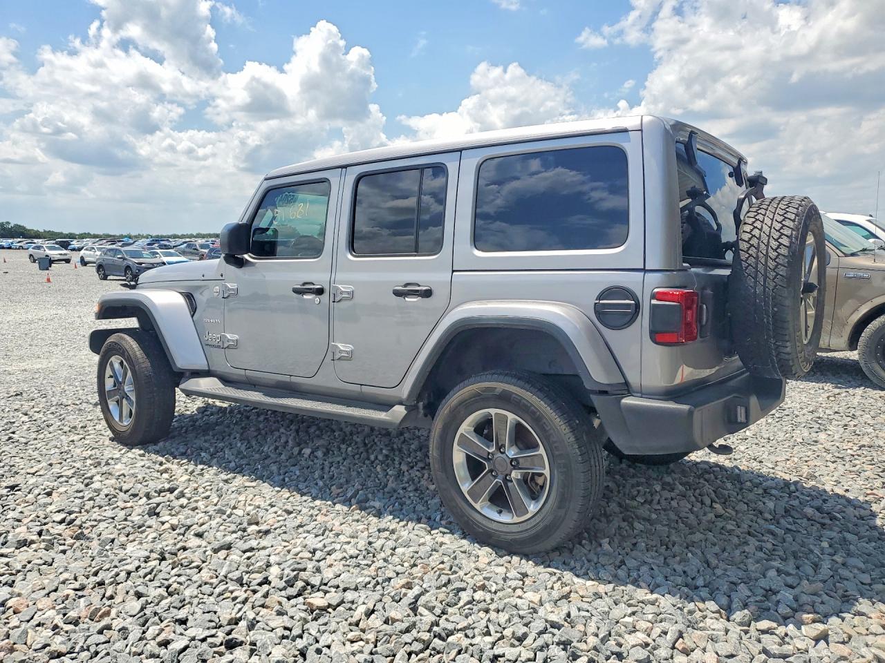 Jeep Wrangler Sahara