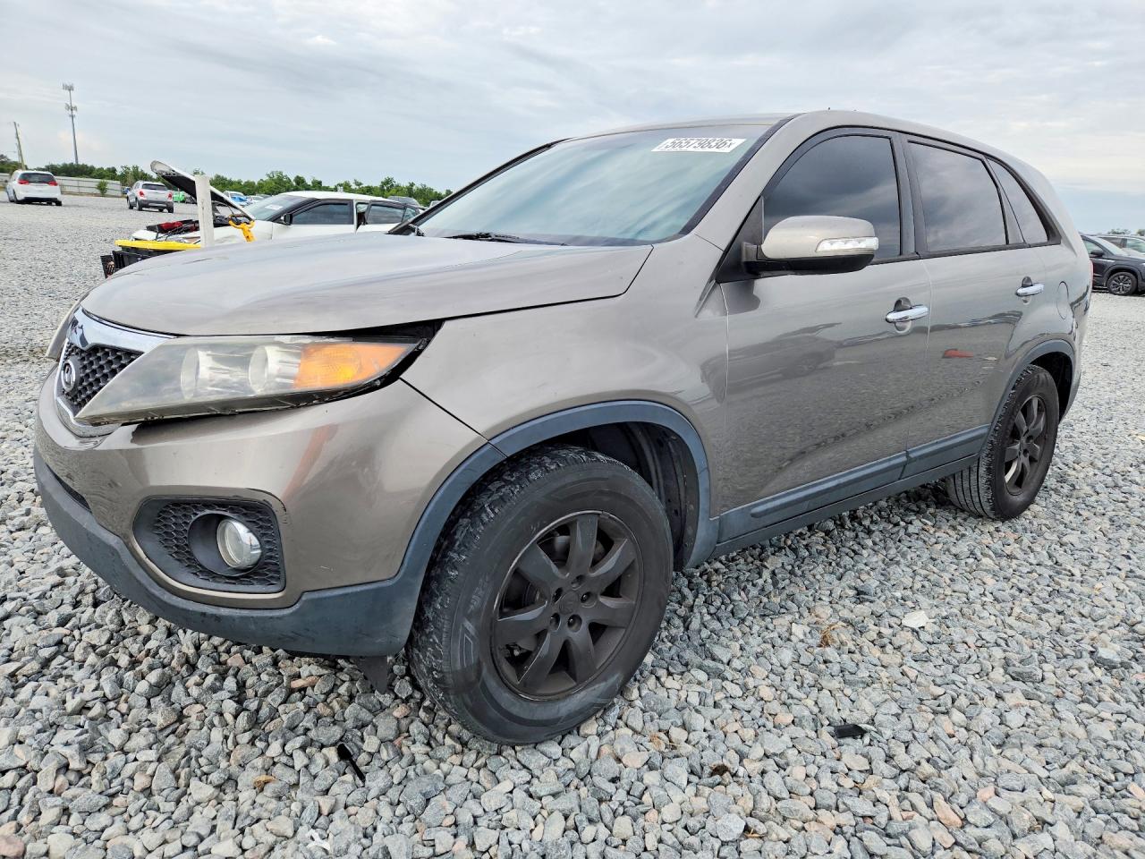 Salvage Kia Sorento Image