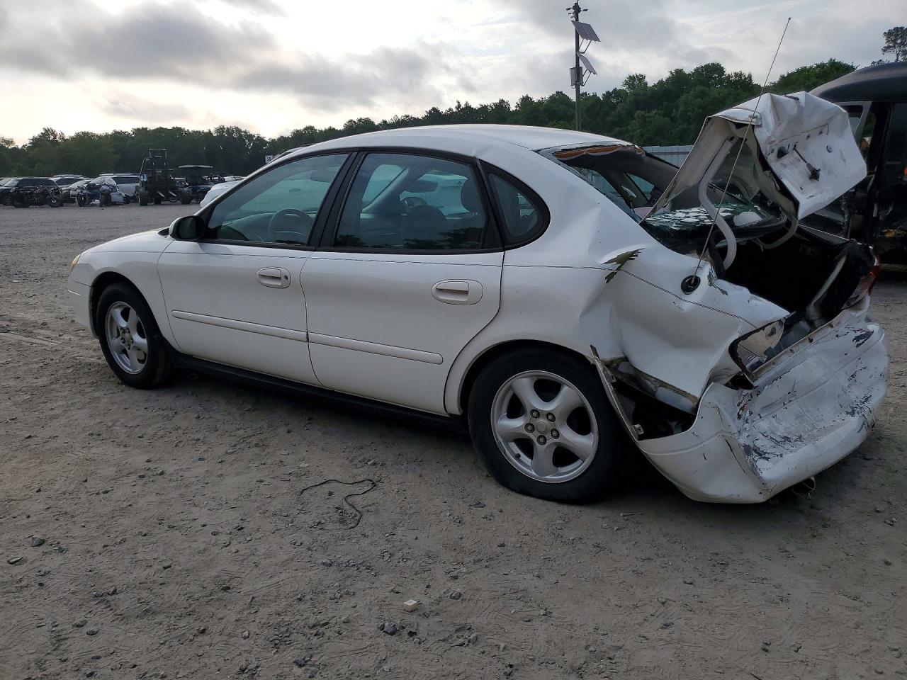 Ford Taurus Se
