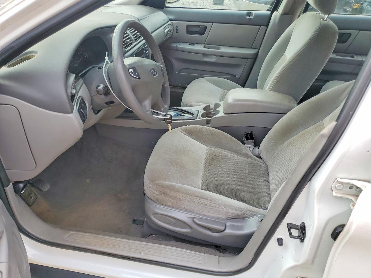 Ford Taurus Se