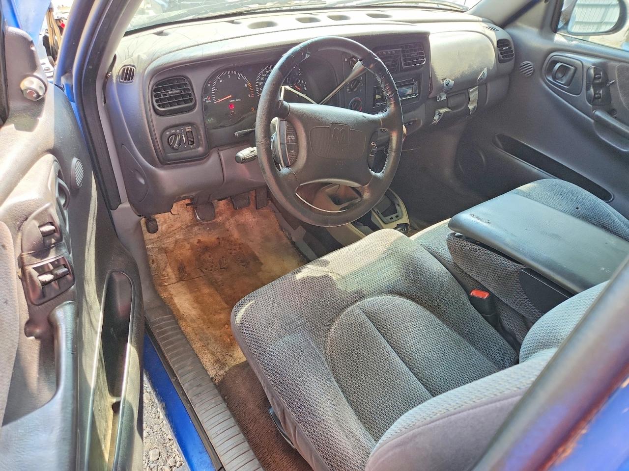 Dodge Dakota Base