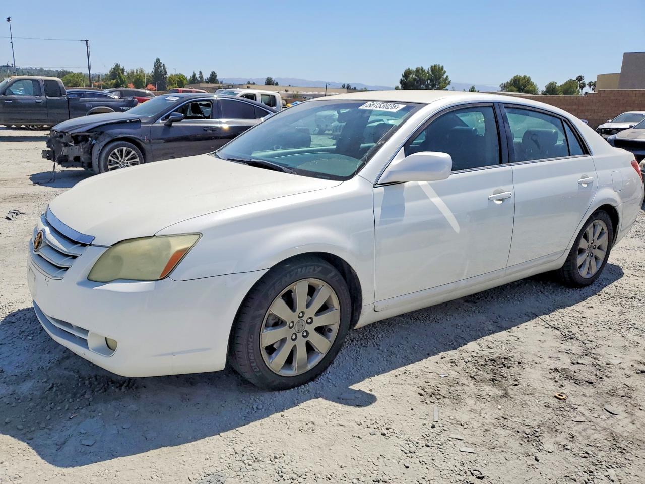 Salvage Toyota Avalon Image