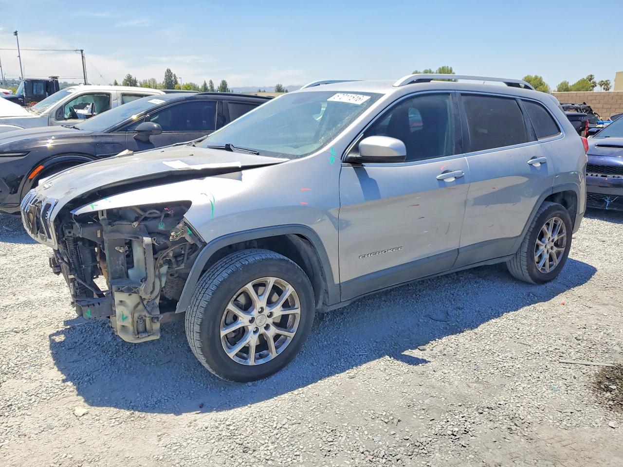 Salvage Jeep Cherokee Image