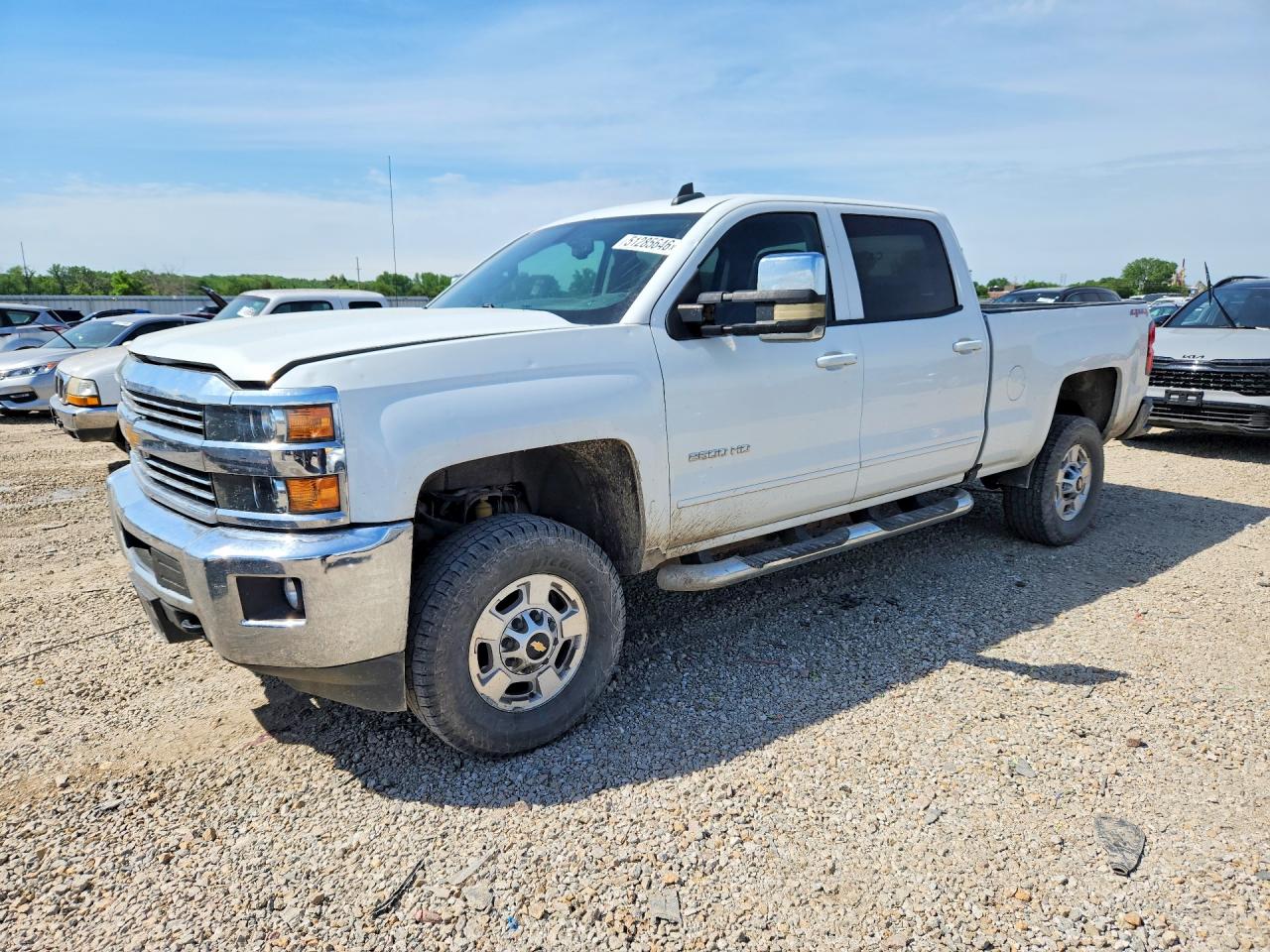 Salvage Chevrolet Silverado Image