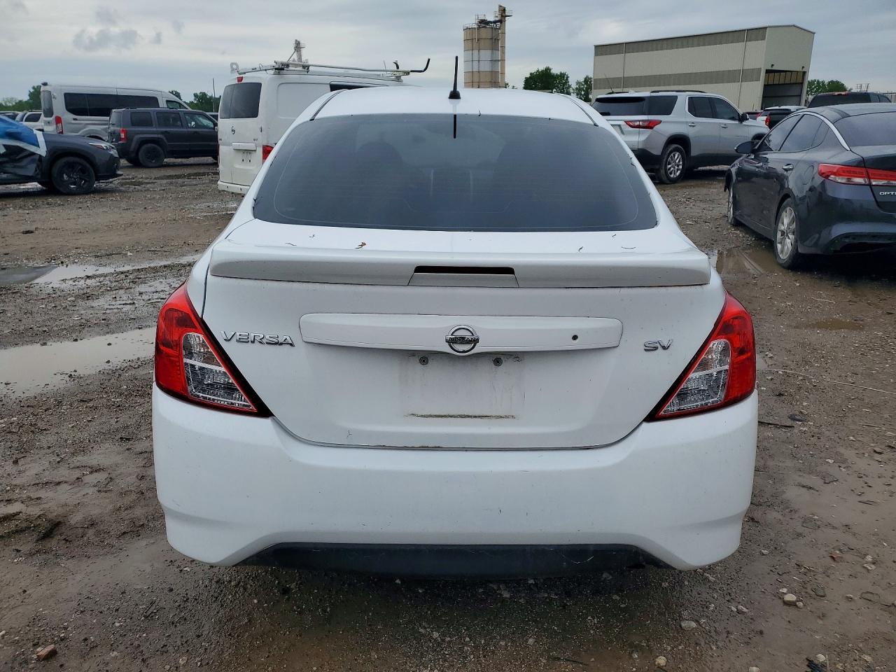 Nissan Versa Sv