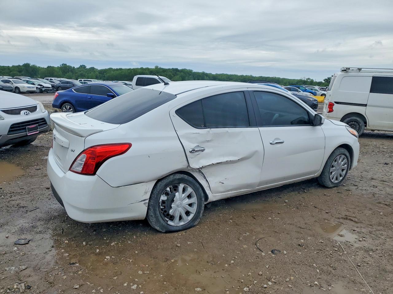 Nissan Versa Sv