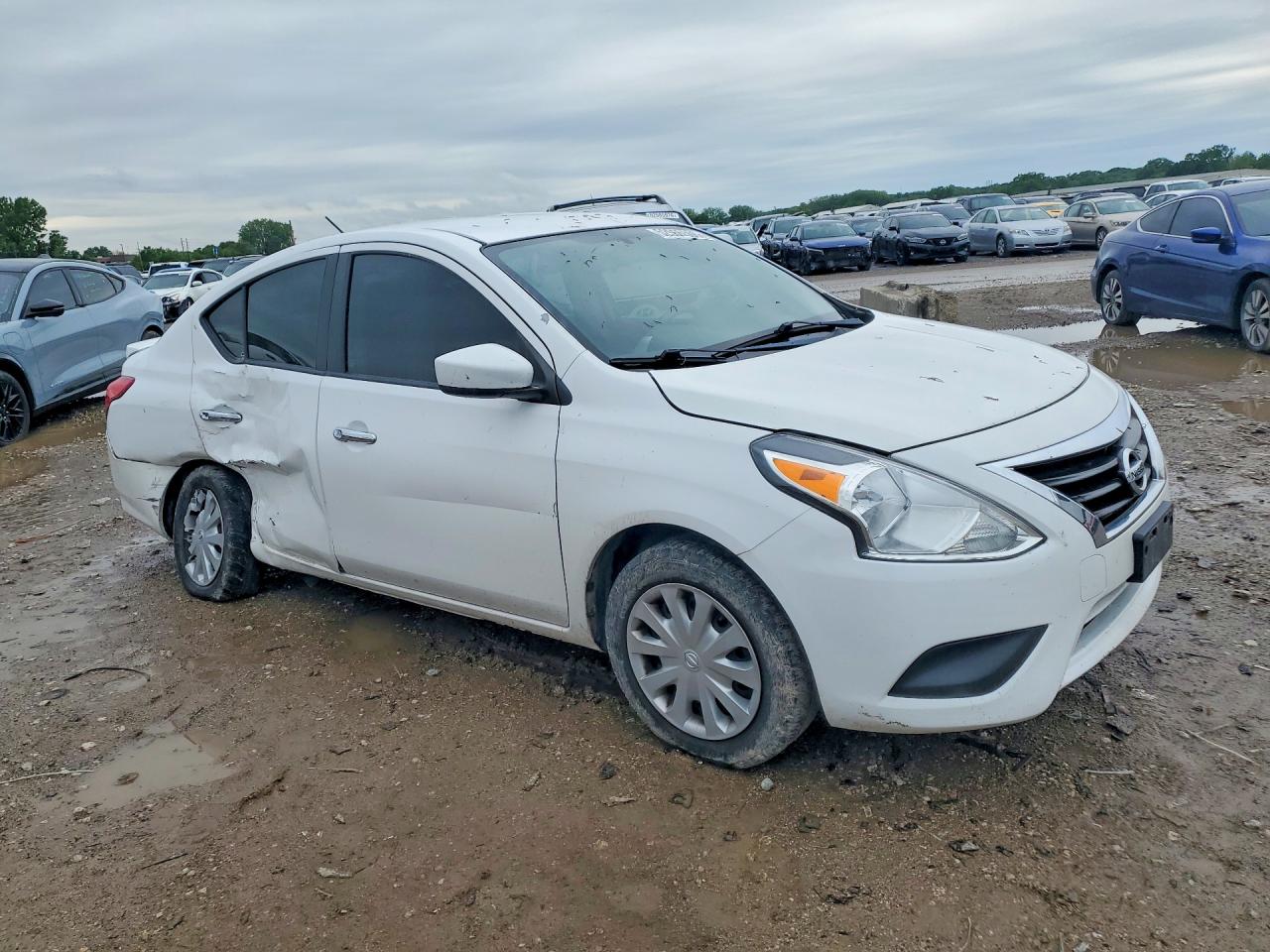 Nissan Versa Sv