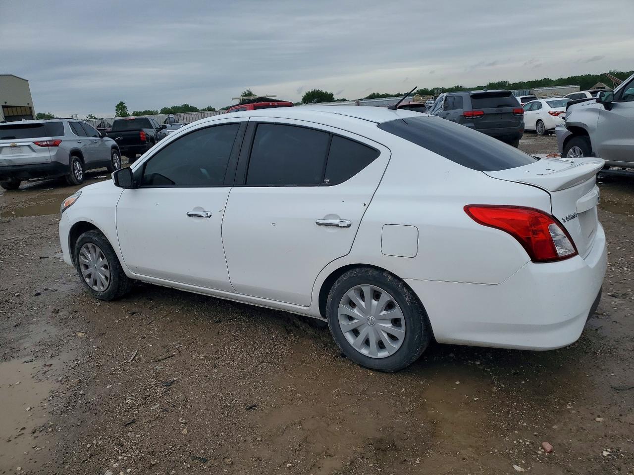 Nissan Versa Sv