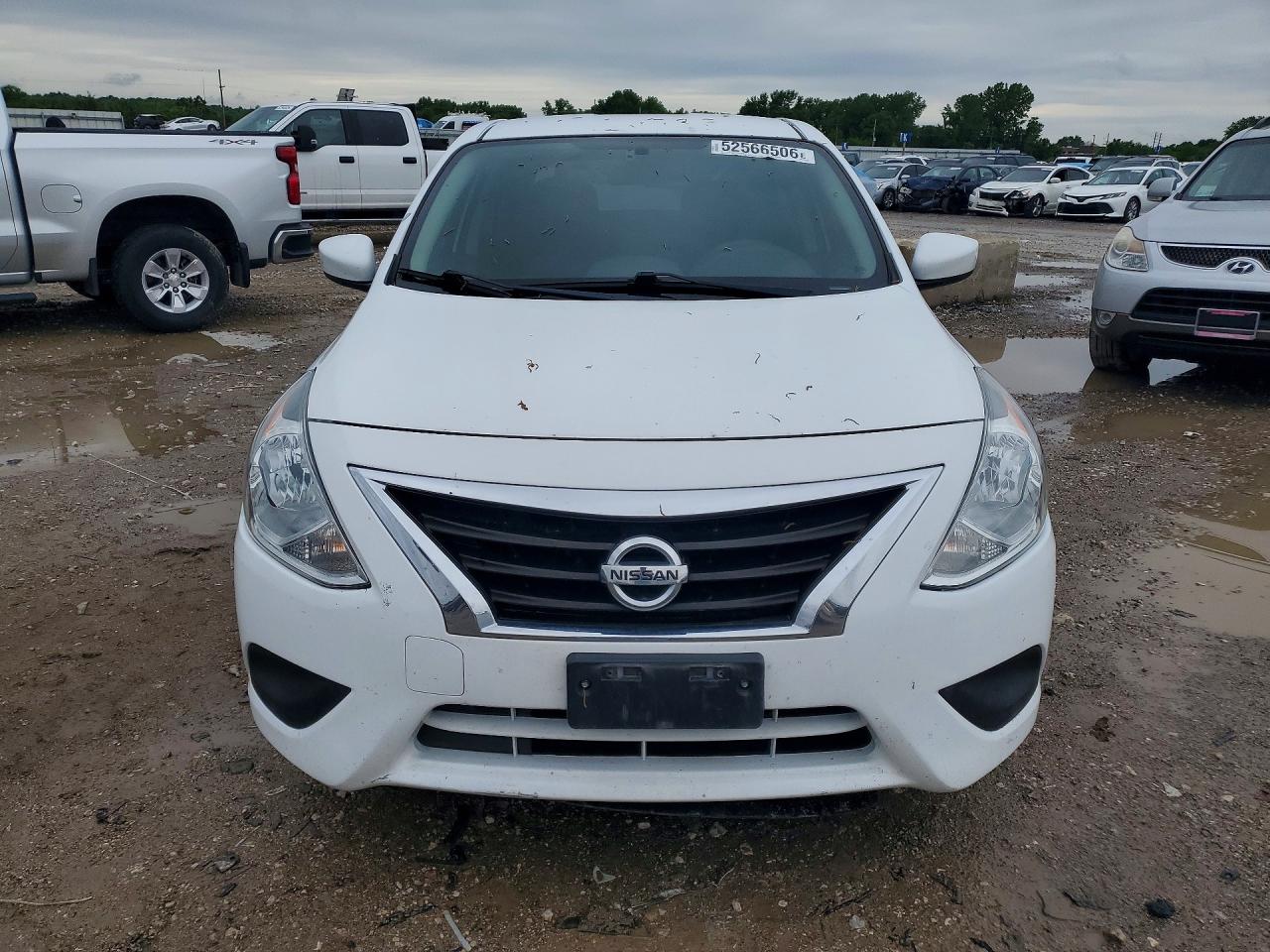 Nissan Versa Sv