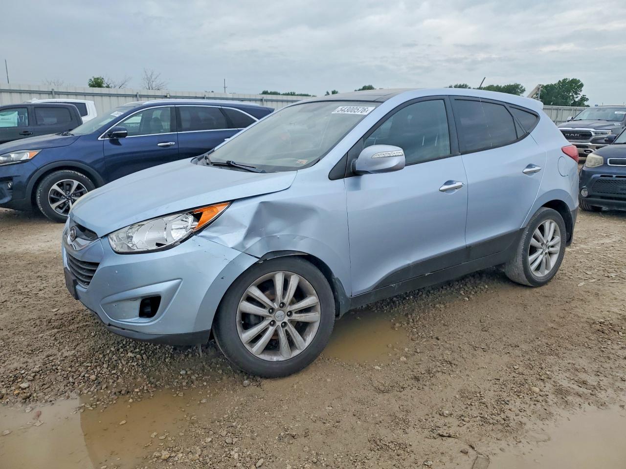Salvage Hyundai TUCSON Image
