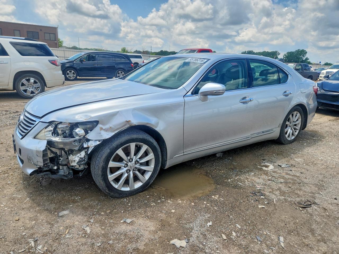 Salvage Lexus LS Image