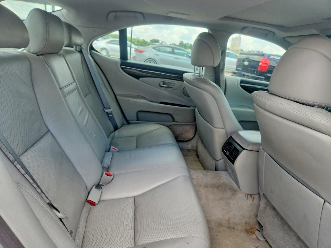 Lexus LS 460