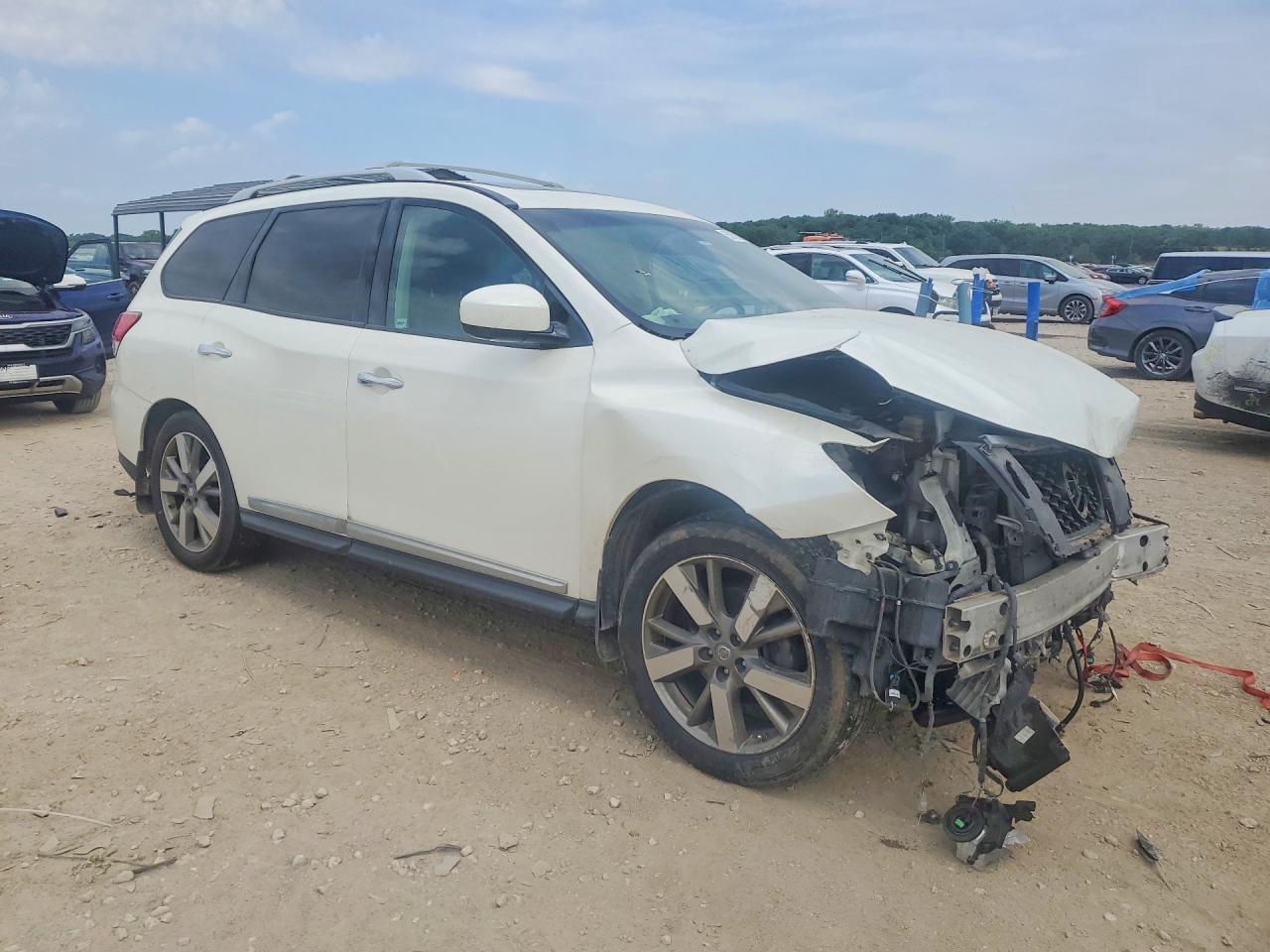 Nissan Pathfinder S