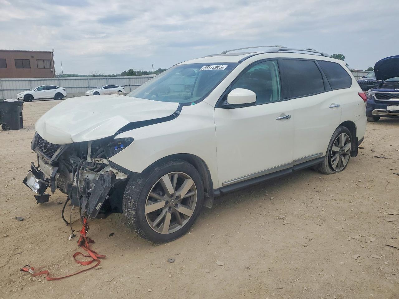 Salvage Nissan Pathfinder Image