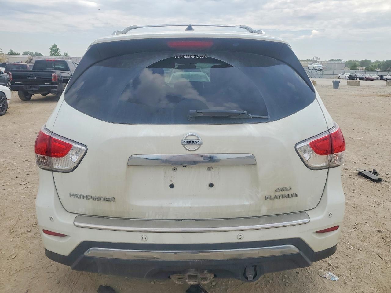 Nissan Pathfinder S