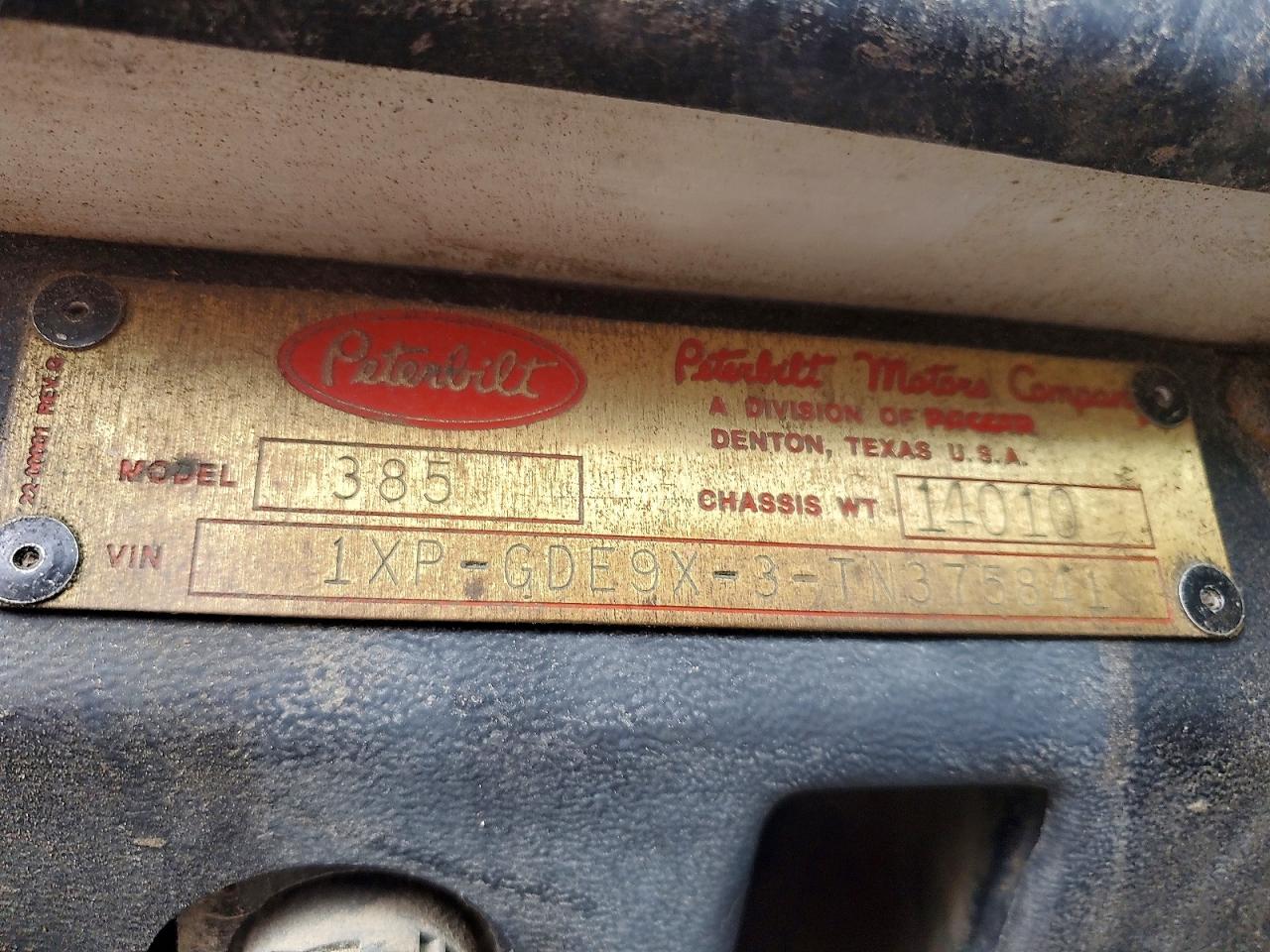 Peterbilt 385