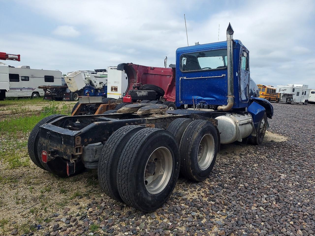 Peterbilt 385