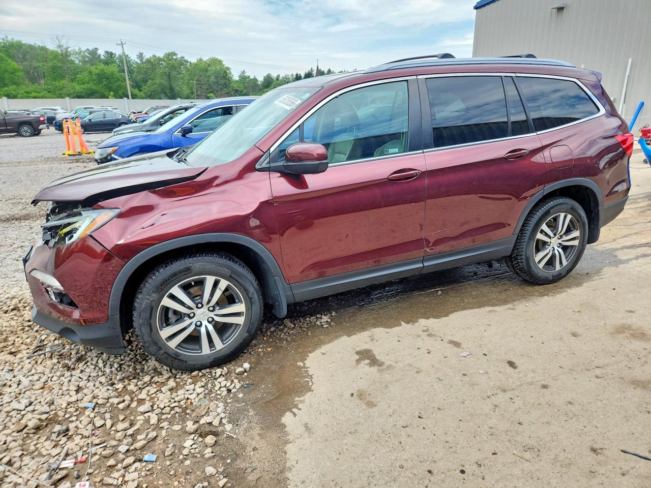 Salvage Honda Pilot Image