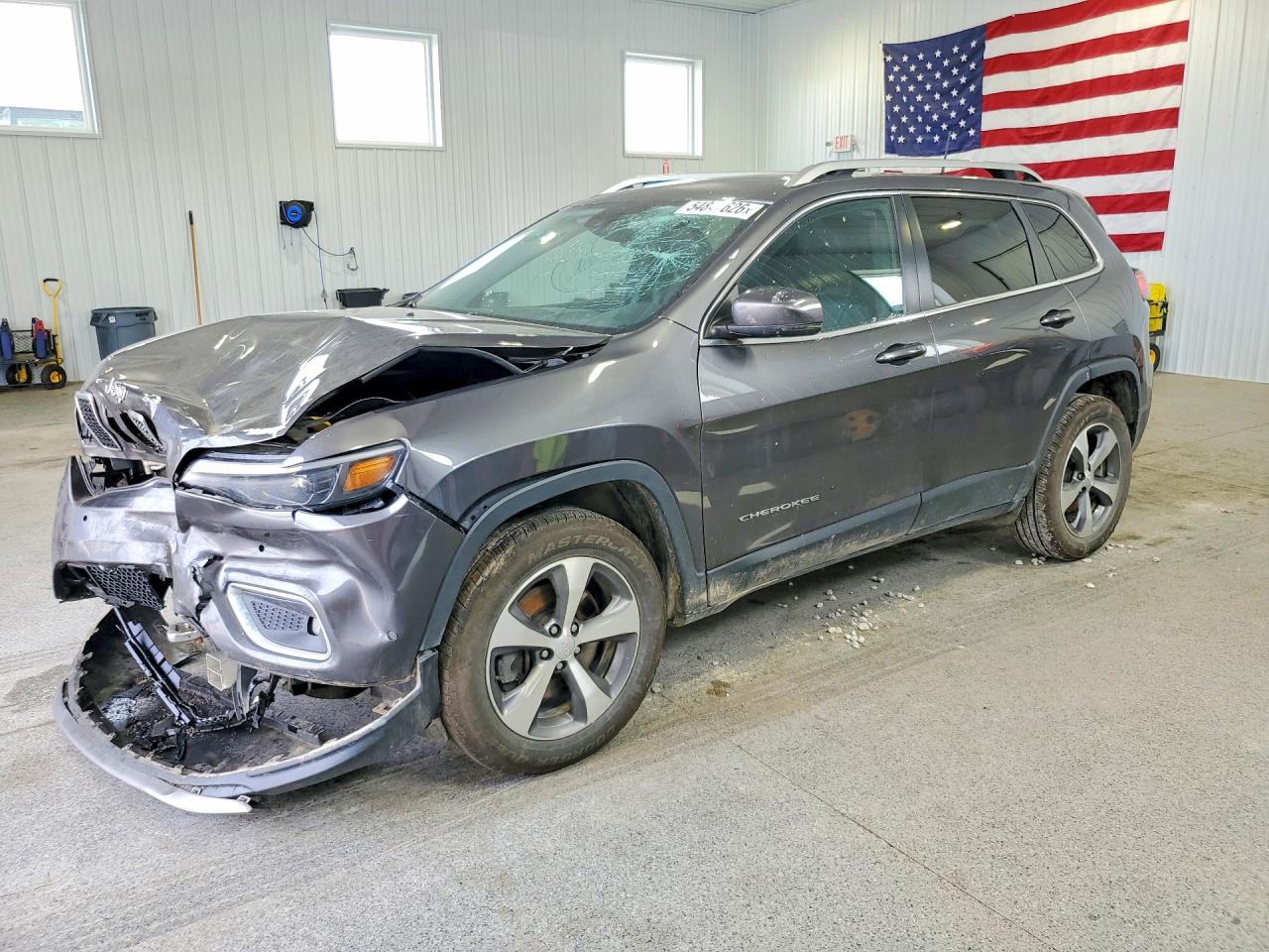 Salvage Jeep Cherokee Image