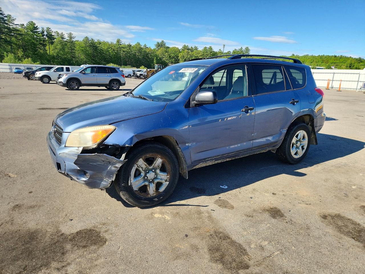 Salvage Toyota RAV4 Image
