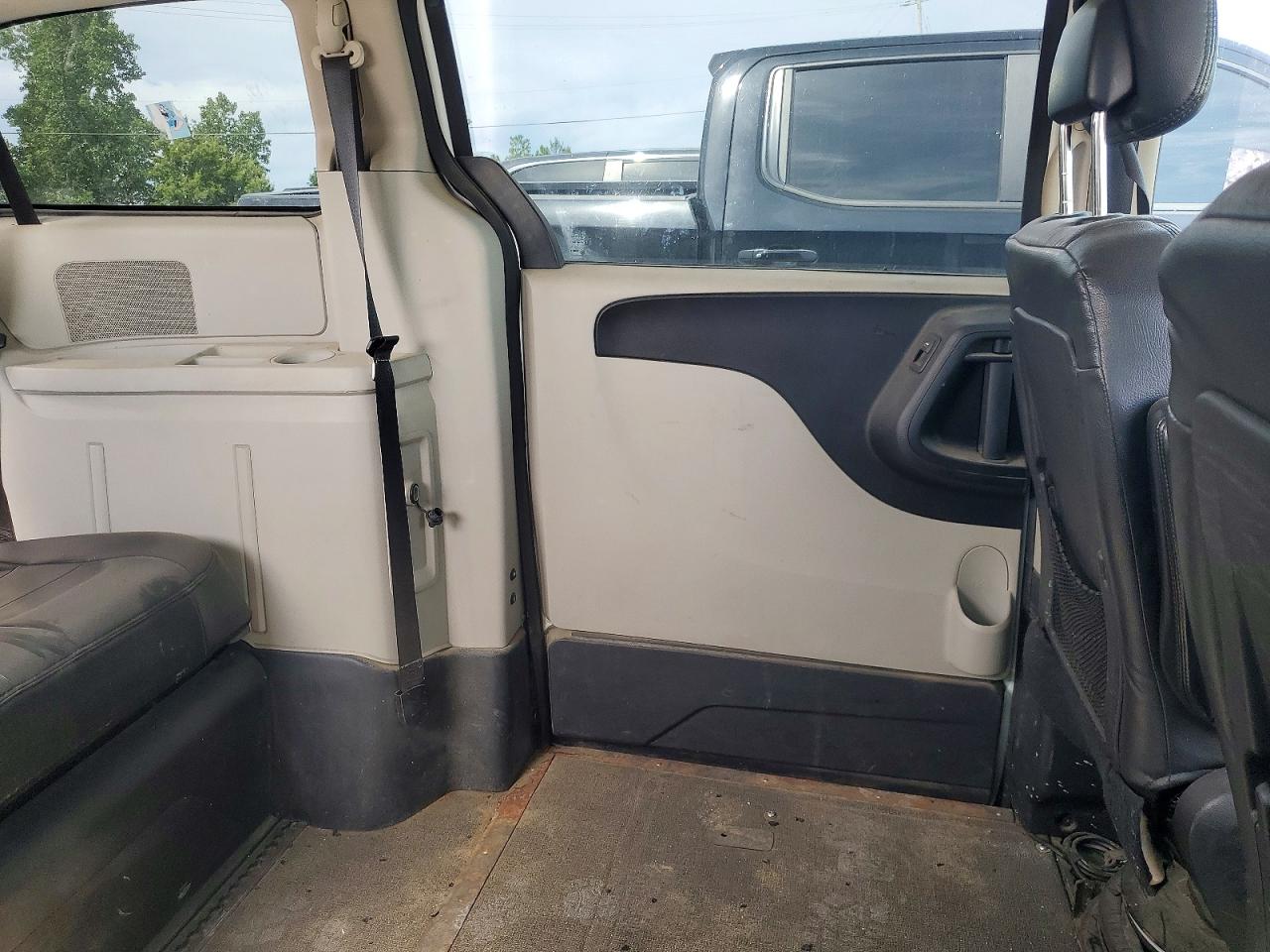 Dodge Caravan Sxt
