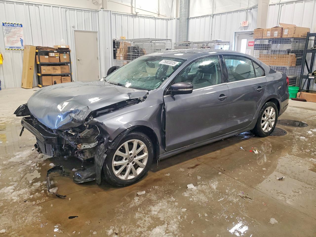 Salvage Volkswagen Jetta Image
