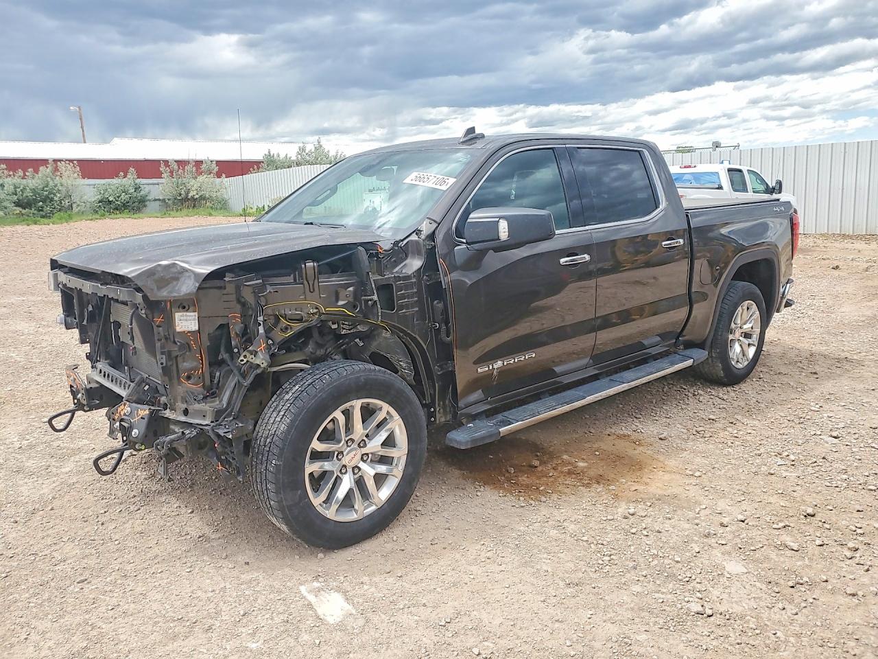 Salvage GMC Sierra Image